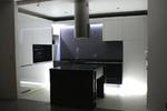 Wyspa w kuchni, blaty robocze, stoły - galeria propozycji